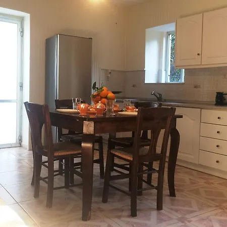 Orange Tree Farm בית כפרי Skinés